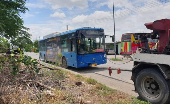 รถยกรถลาก6ล้อ10ล้อ.com รถยก รถลาก 6 ล้อ 10 ล้อ รถบัส 24 ชั่วโมง